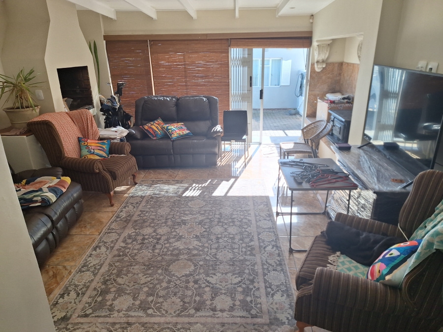 4 Bedroom Property for Sale in Hartenbos Central Western Cape